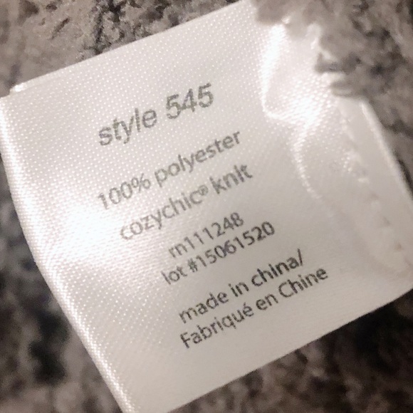 SOLD Barefoot Dreams Cozy Chic Oversized Poncho - Picture 9 of 9